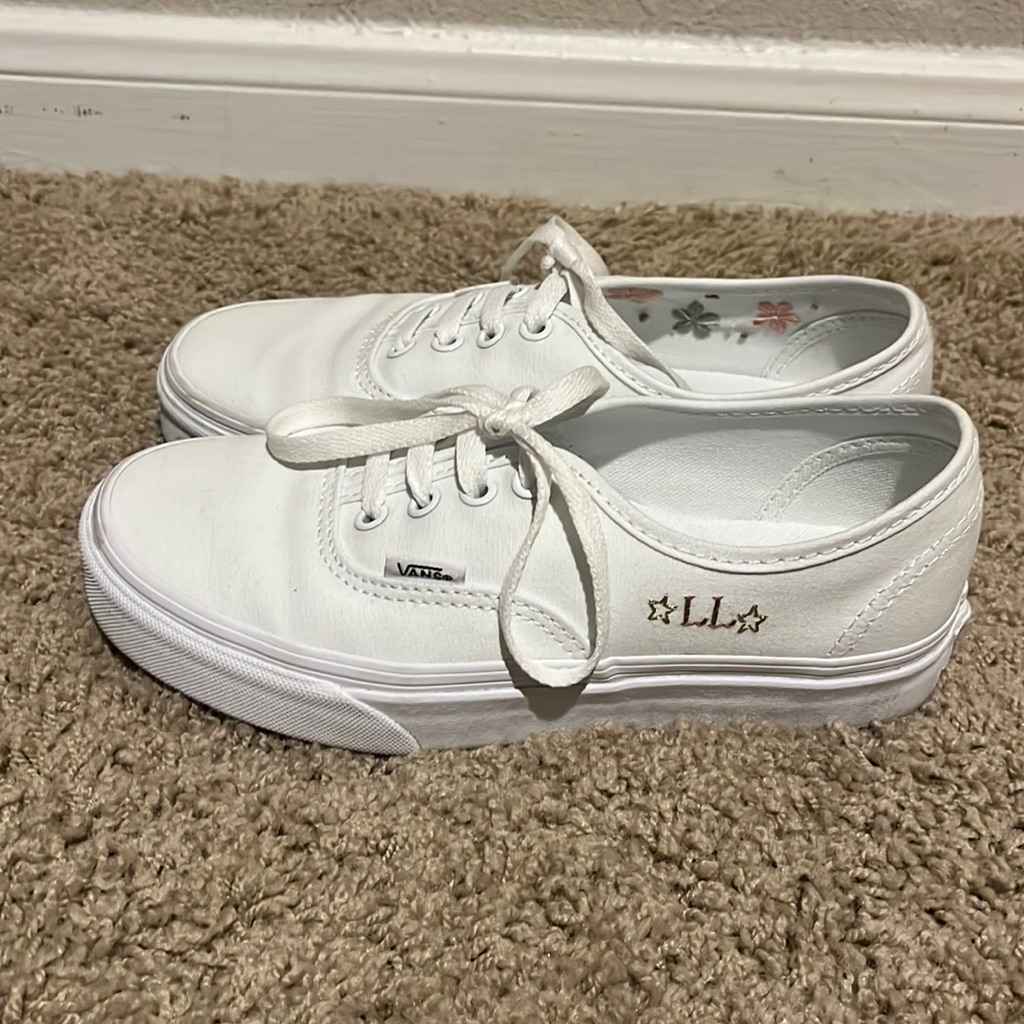 L Initial Vans